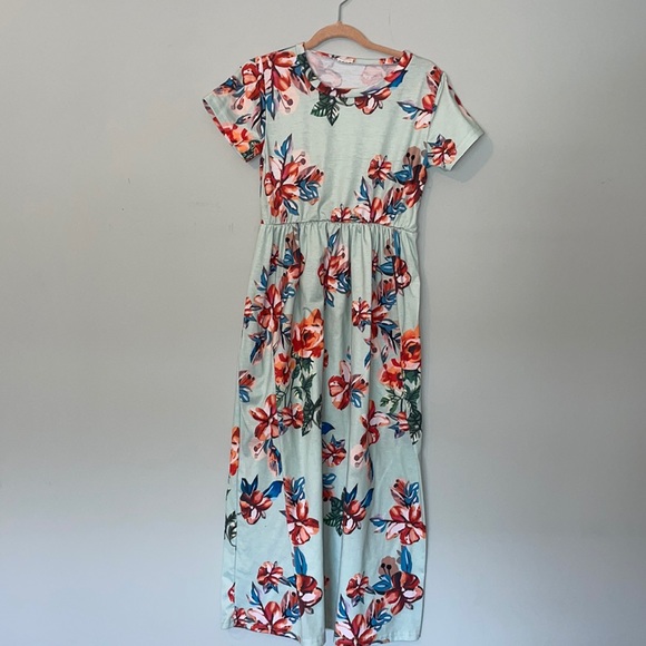 Girl’s Long Dress Size 6 - Picture 1 of 3